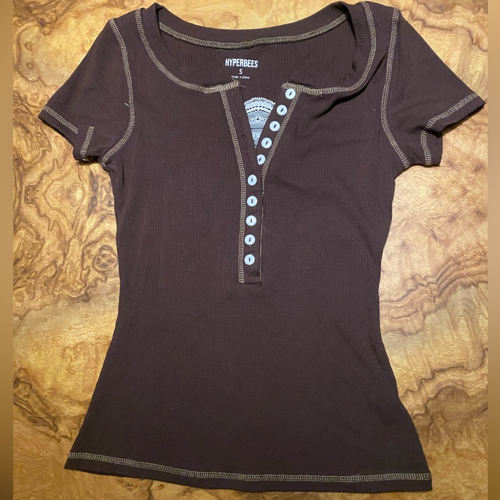 Chocolate brown ribbed shirt with lace!